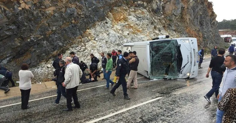 Mersin’de çevik kuvvet otobüsü devrildi: 9 yaralı