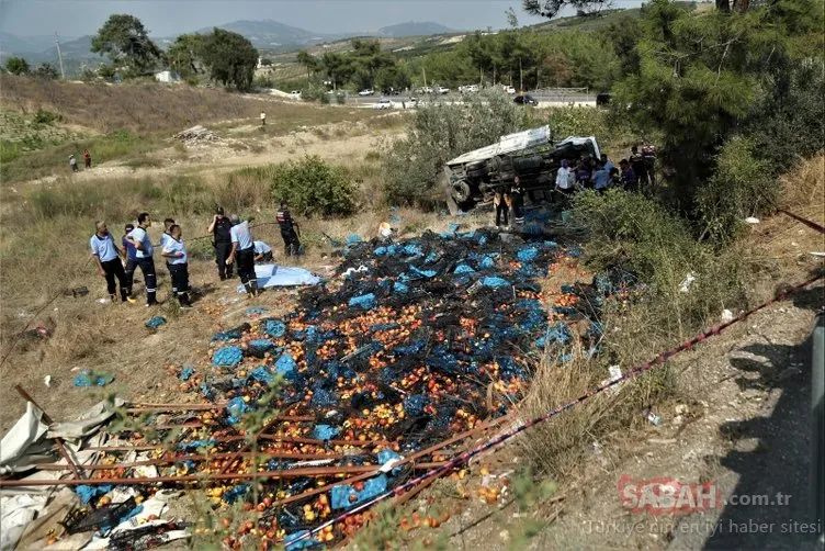 Mersin’de feci kaza: 2 ölü, 13 yaralı!