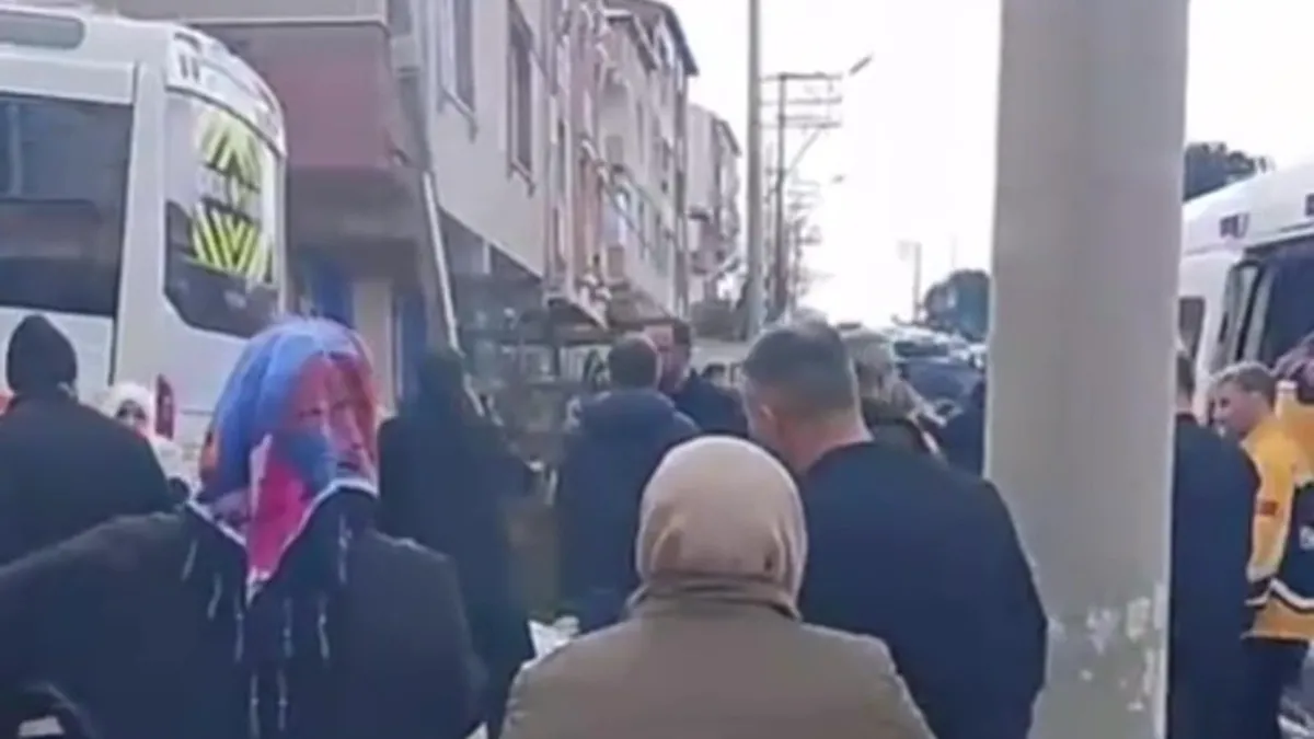 Kocaeli’de servis aracının altında kaldı: Küçük Elanur kurtarılamadı! Kocaeli’de servis aracının altında kaldı: Küçük Elanur kurtarılamadı!
