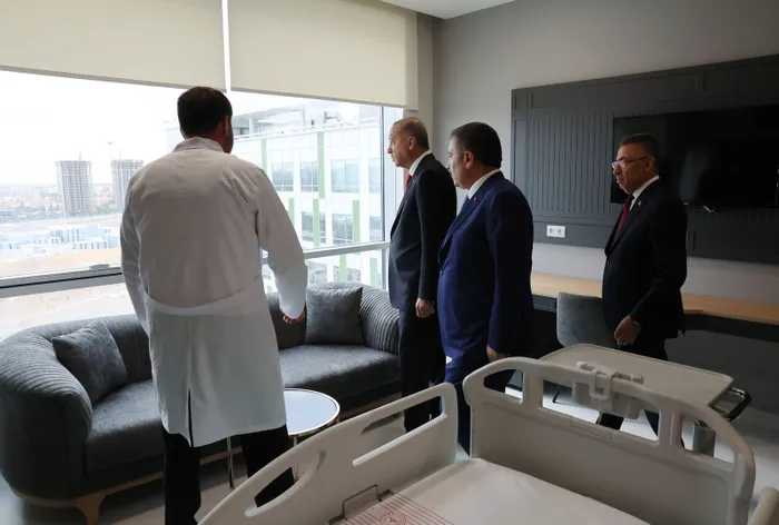 son-dakika-etlik-sehir-hastanesi-acildi-baskan-erdogan-bu-100-yil-turkiyenin-100-yili-olacak-1664376680245.jpg