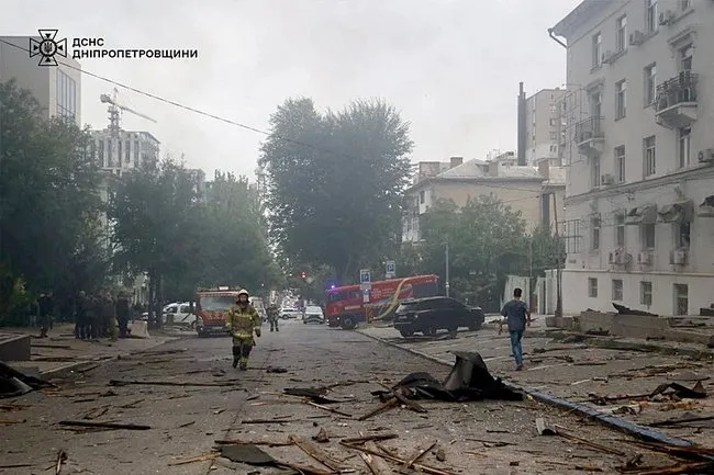 Zelenski duyurdu: Rusya, Ukrayna’nın Dnipro kentine İHA saldırısı düzenledi!