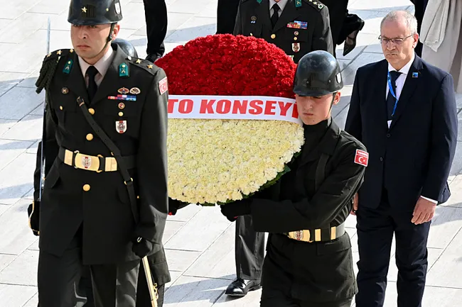 1783356336198.jpeg NATO heyeti, Anıtkabir'i ziyaret etti