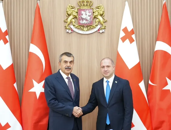 turkiye-ile-gurcistan-arasinda-egitim-alaninda-is-birligi-anlasmasi-imzalandi-1790940423202.jpg