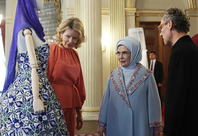 emine-erdogan-belcika-kralicesi-mathildeyle-bir-araya-geldi-1778424073535.jpg Emine Erdoğan, Belçika Kraliçesi Mathilde'yle bir araya geldi