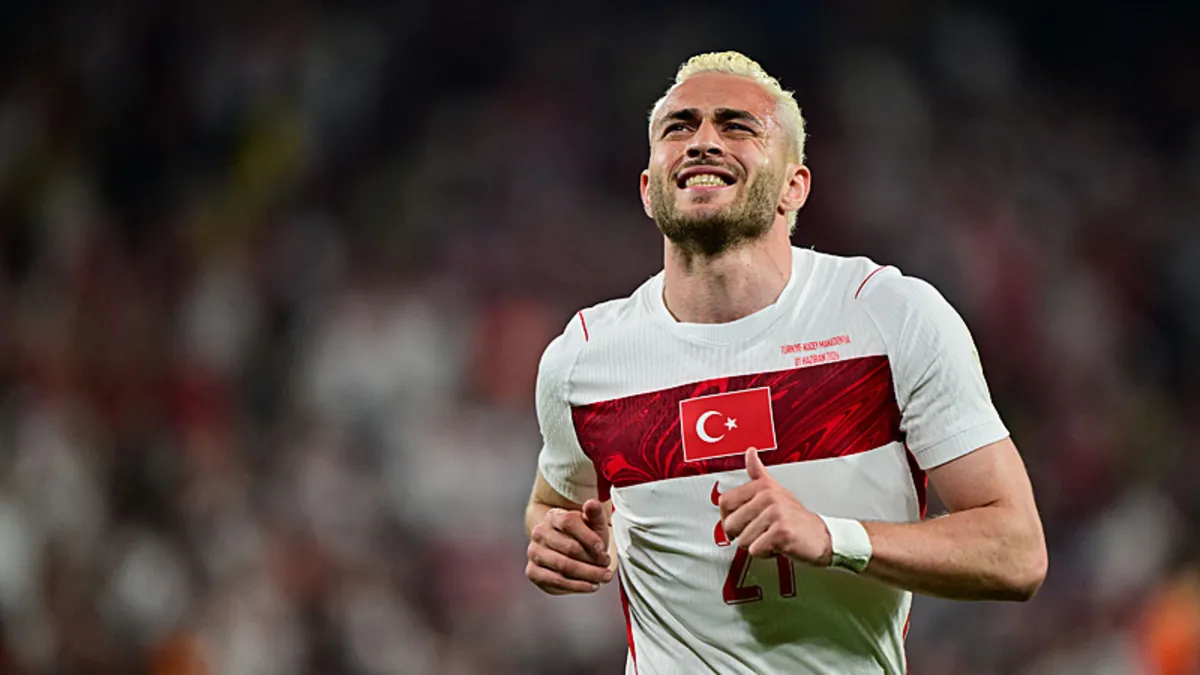 Barış Alper Yılmaz milli forma ile sahada