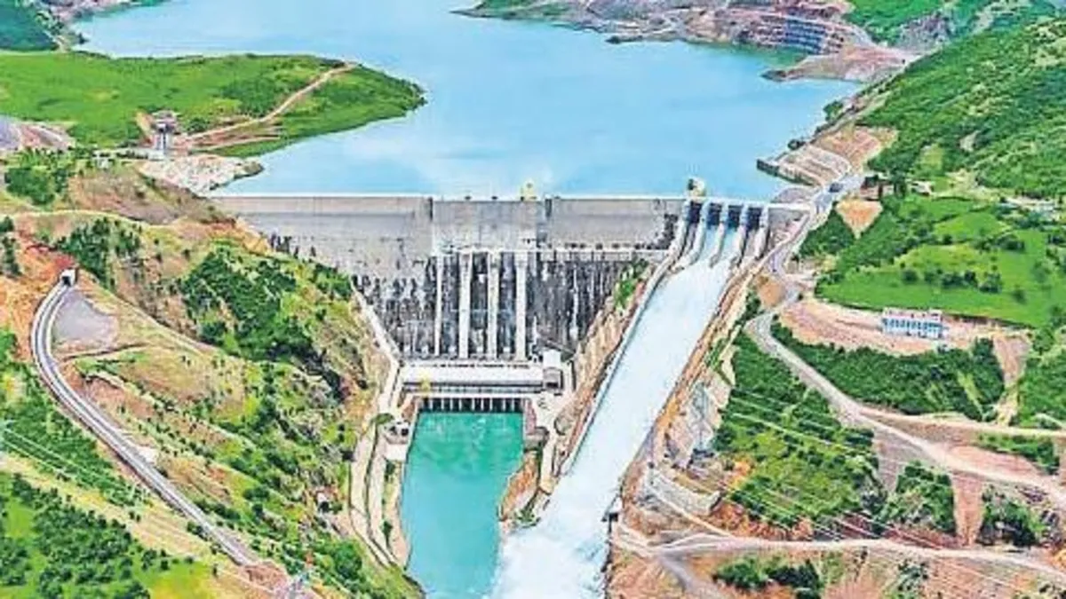 İran’ın ‘baraj tozu’ iddiası boşa çıkarıldı İran’ın ‘baraj tozu’ iddiası boşa çıkarıldı