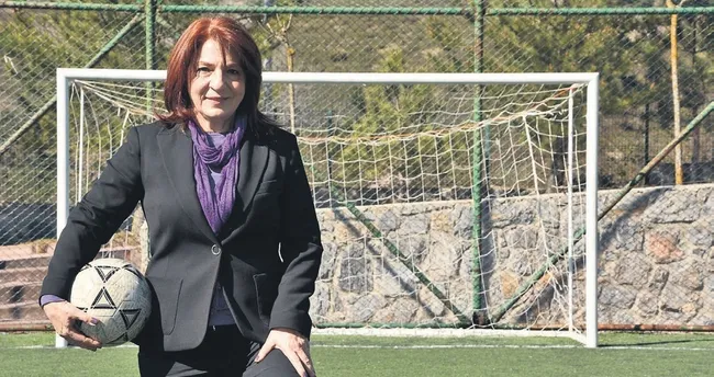 Kadın hakemlere şaşırmayı bırakın!