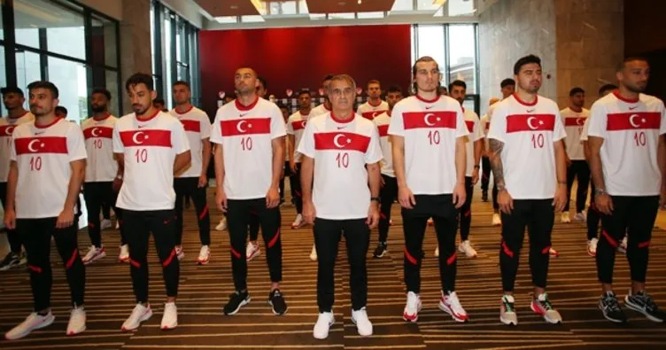 A Milli Futbol Takımı Büyük Önder Atatürk’ü andı