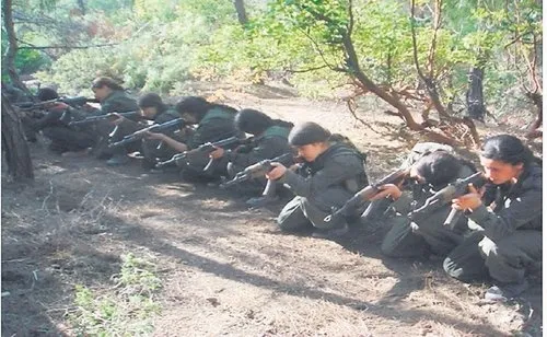 Son dakika: Afrin'de yaralı yakalanan terörist itiraf etti Çocukları cesaret hapı verip ölüme yolladık