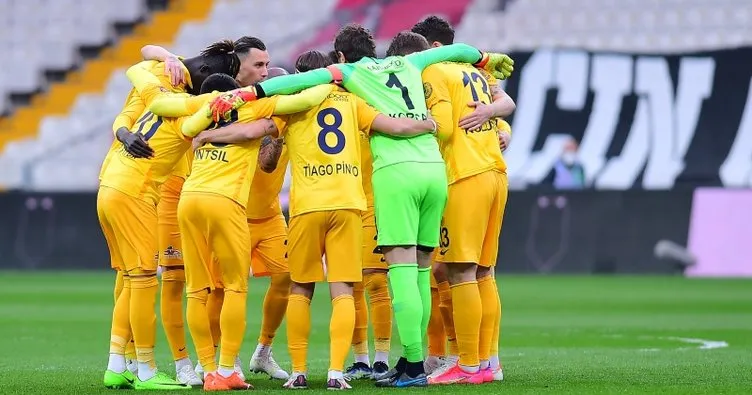 Ankaragücü’nde 2 futbolcunun Kovid-19 testi pozitif çıktı