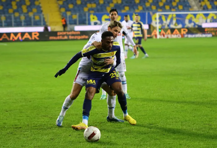 son-dakika-haberi-trabzonspor-mke-ankaragucu-deplasmaninda-firtina-baskentte-gol-perdesini-acti-1704562411113.jpg