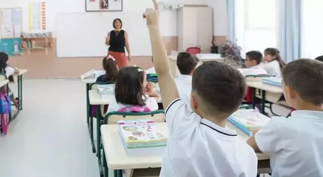Valiliklere yazı gönderildi: Gerekli tedbirler alınsın! MEB’den 'sınıf annesi' uygulaması kararı