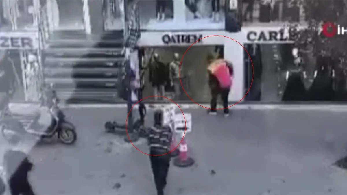 Güngören'de sokak ortasında dehşet: Tartıştığı kişiye silah sıktı! O anlar kamerada Güngören'de sokak ortasında dehşet: Tartıştığı kişiye silah sıktı! O anlar kamerada