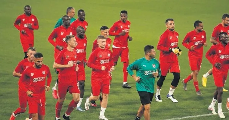 Sivasspor Teknik Direktörü Rıza Çalımbay: Milli maç gibi oynayacağız