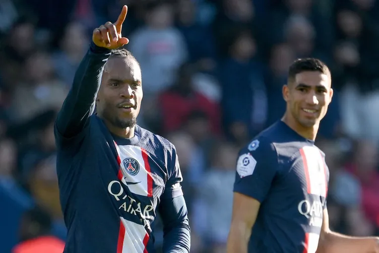 Son dakika Beşiktaş haberi: Fernando Santos'un ilk transferi belli oldu! Bayern Münih 35 milyon Euro, PSG 15 milyon Euro ödemişti...