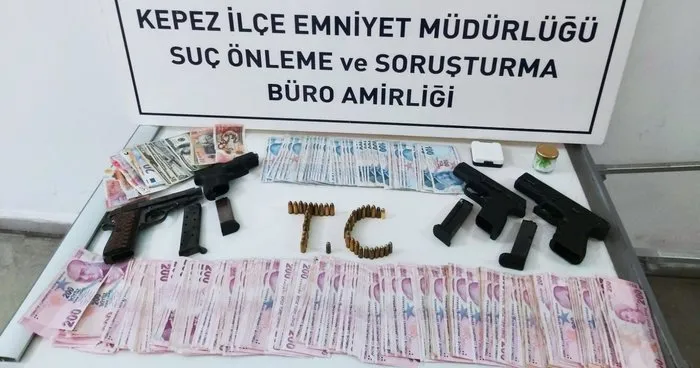Antalya’da suç örgütü operasyonunda 14 ayrı adrese operasyon
