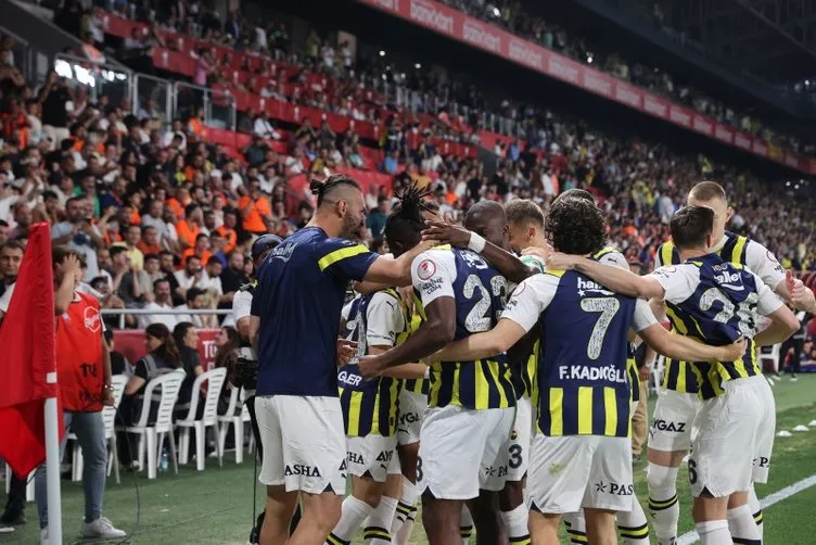 Son dakika Fenerbahçe transfer haberi: Fenerbahçe’den Galatasaraylı yıldıza kanca! Edin Dzeko sonrası yer yerinden oynacak...