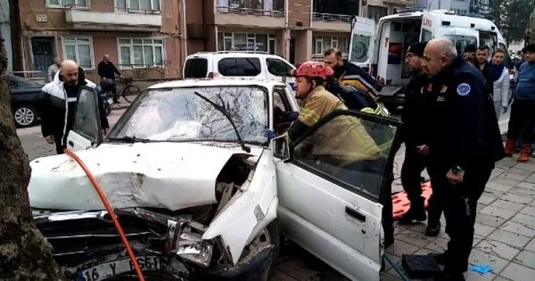 Bursa’da acı olay: Kamyonetiyle ağaca çarptı kaldırıldığı hastanede öldü
