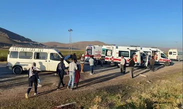 Kayseri’de mevsimlik işçileri taşıyan minibüs yakıt tankeriyle çarpıştı: 15 yaralı