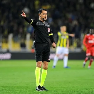 Fenerbahçe-Galatasaray maçının VAR'ı Bülent Yıldırım