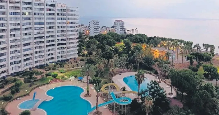 Havuz kenarında tesettür yasağı