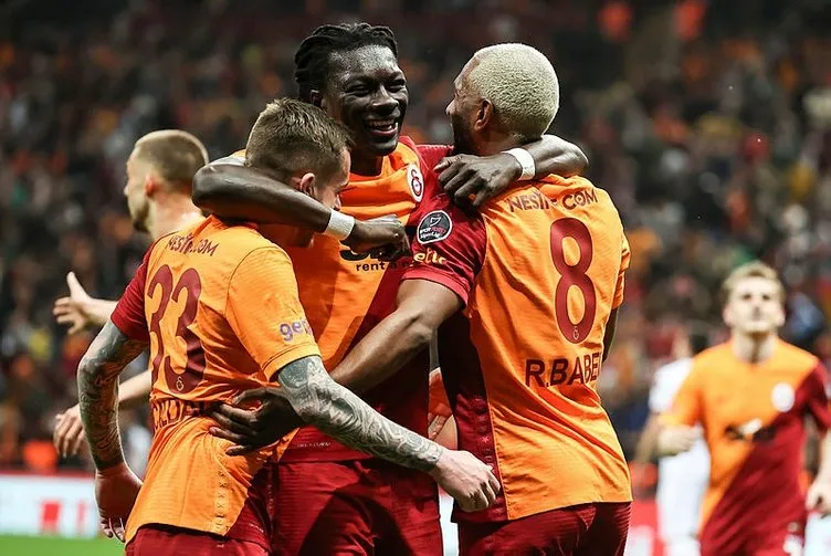 Son dakika: Galatasaray’da 8 oyuncu ayrılıyor! Arda Turan’dan flaş karar...