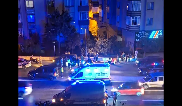 buyukcekmecede-aci-kaza-karsiya-gecmeye-calisan-kadina-2-otomobil-pes-pese-carpti-dilber-koyuncu-hayatini-kayb-1787735932117.jpg