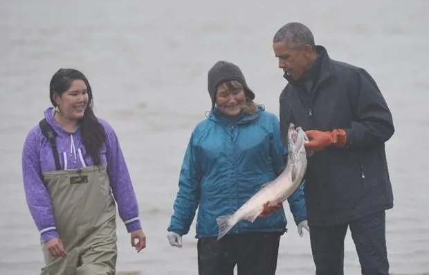 Obama Alaska’da balıkçı köyünü ziyaret etti