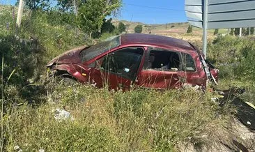 Sivas’ta otomobil şarampole düştü! 1´i ağır 3 yaralı #sivas