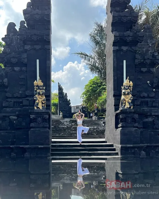 Güzel oyuncu Melis Sezen’den Bali pozları! Dekolteli turuncu kombiniyle peş peşe paylaştı cesaretini bir kez daha konuşturdu!
