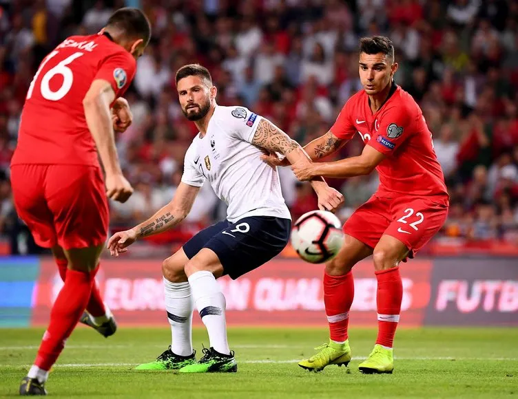 Merih Demiral kimdir, hangi takımı tutuyor?