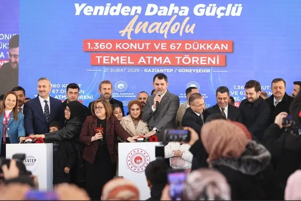 bakan-kurum-gaziantepte-acikladi-konut-fiyatlarini-dusurecek-devrim-niteliginde-adimlar-atiyoruz-1740139867253.jpg