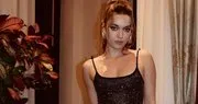 Afra Saraçoğlu Paris Moda Haftası'nda şıklığıyla göz doldurdu!