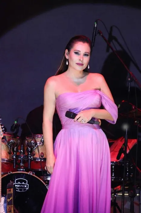 30 yıllık aşkta mutlu son! Funda Arar konserinde sürpriz anlar...