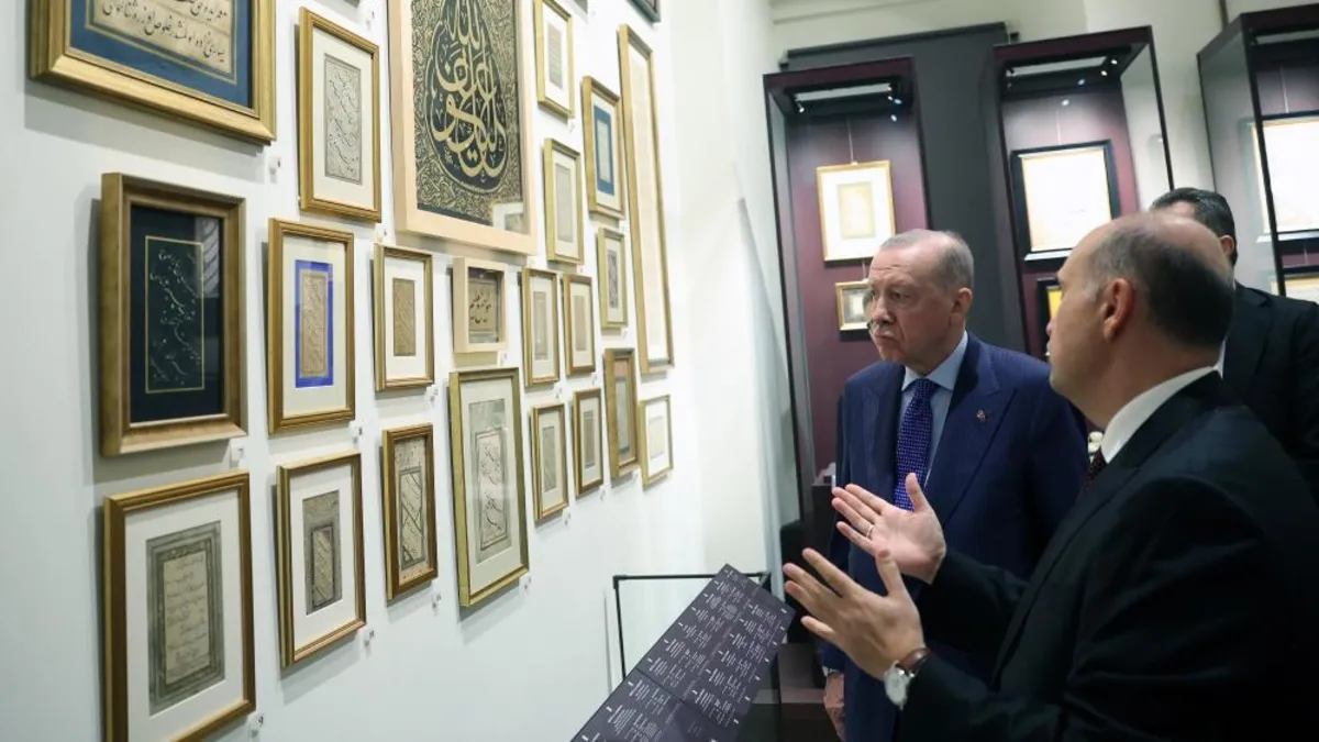 Başkan Erdoğan, Darphane-i Amire Müzeleri'ni gezdi! Eserler hakkında bilgi aldı haber görseli