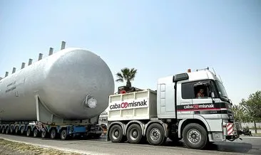 Mersin'de limana getirilen 30 metrelik reaktör kara yoluyla Adana'ya taşınıyor #adana