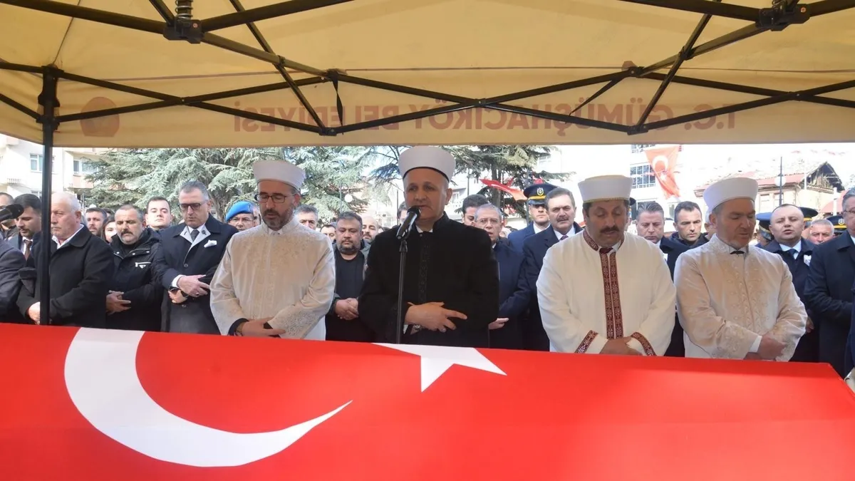 Şehit Eşinin Sözleri Yürekleri Dağladı: “Dik tut oğlum başını, senin baban kahraman” Şehit Eşinin Sözleri Yürekleri Dağladı: “Dik tut oğlum başını, senin baban kahraman”