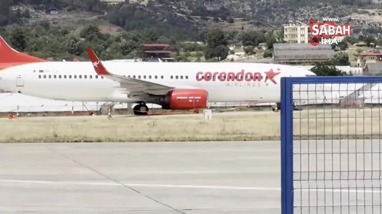 Gazipaşa Havalimanında lastiği patlayan yolcu uçağının yeni görüntüleri ortaya çıktı