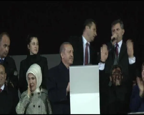 Emine Erdoğan gözyaşlarına boğuldu