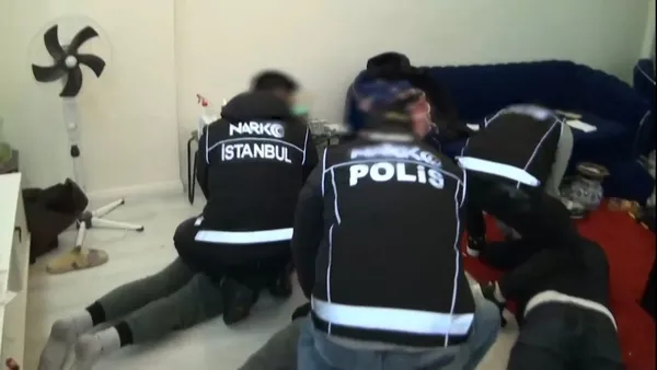 met-imalathanesine-baskin-uyusturucu-uretirken-sucustu-yakalandilar-1768895057602.jpg