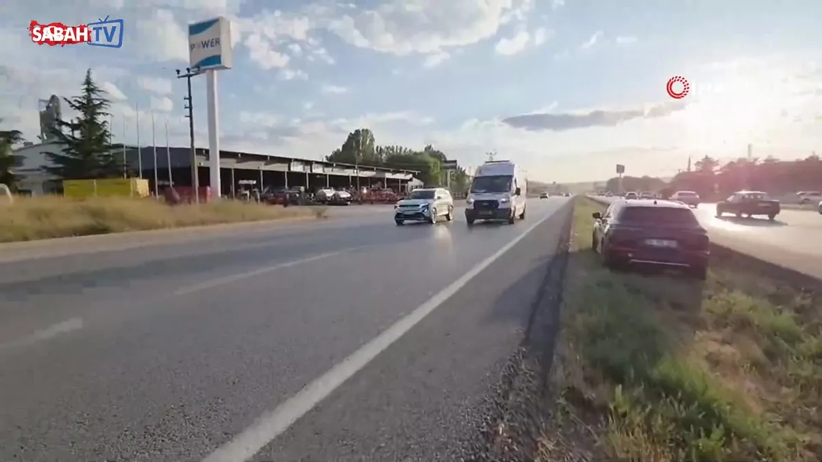 Elmadağ’da 5 aracın karıştığı zincirleme kazada 5 kişi yaralandı | Video videosunu izle Elmadağ’da 5 aracın karıştığı zincirleme kazada 5 kişi yaralandı | Video videosunu izle