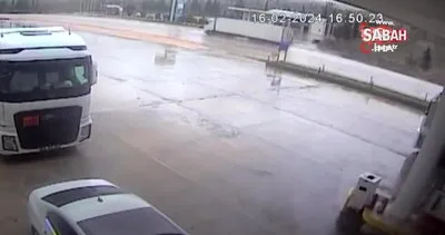 Adıyaman’da feci kaza: Minibüs takla atarak akaryakıt istasyonuna böyle daldı | Video