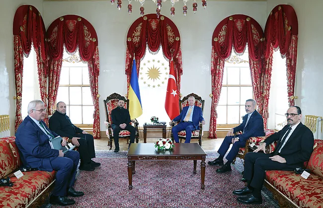 ukrayna-lideri-volodimir-zelenskiy-istanbulda-baskan-erdogan-ile-onemli-gorusme-1775308313255.jpeg