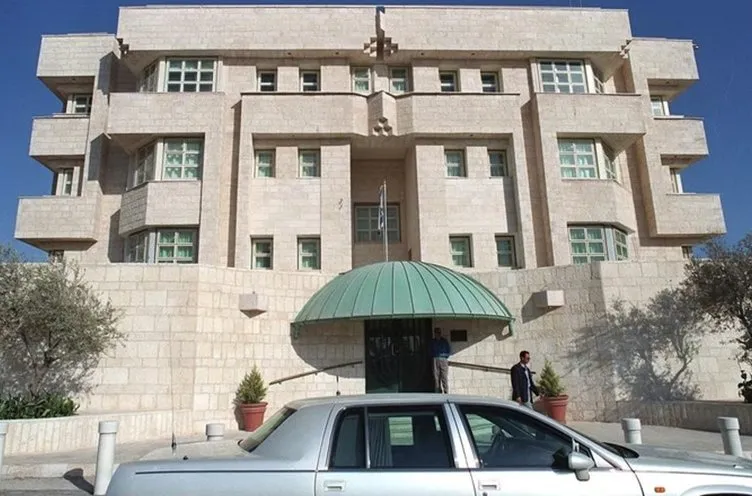 İsrail’e peş peşe darbe: Büyükelçiliğe şok saldırı! Üst düzey temsilci öldürüldü