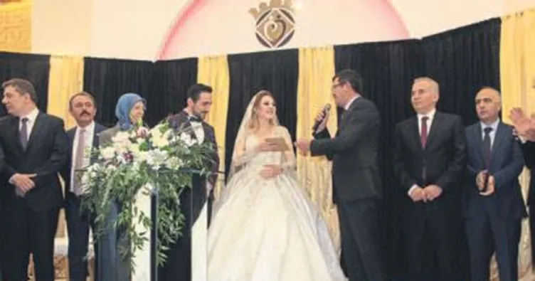 Bakan Zeybekci nikah şahidi oldu