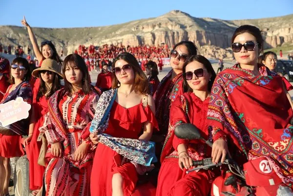 Türkiye tatili ile ödüllendirilen Çinli kadınlar Kapadokya'da