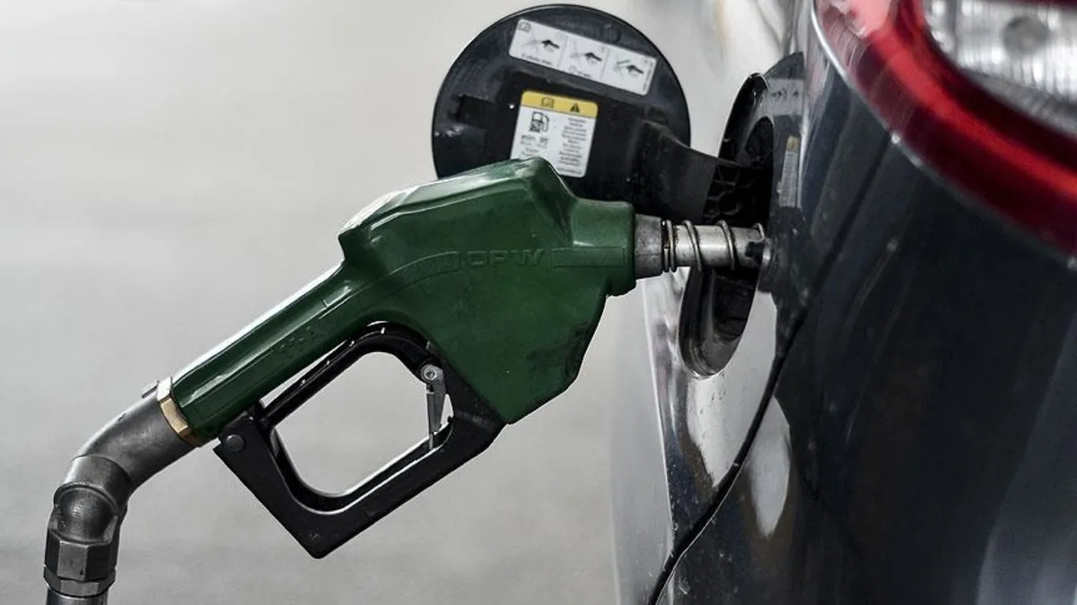 Brent 70 doların altına düştü! Dizel 5 doların altını gördü Brent 70 doların altına düştü! Dizel 5 doların altını gördü
