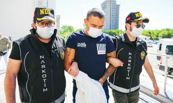 son-dakika-bataklik-operasyonunda-dikkat-ceken-baldiz-detayi-kara-para-trafiginin-tam-gobeginde-1625639372735.jpg Son dakika: Bataklık Operasyonu'nda dikkat çeken 'baldız' detayı! Kara para trafiğinin tam göbeğinde...