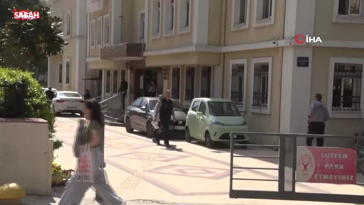 Bornova Belediye Başkanı Ömer Eşki gözaltına alındı | Video videosunu izle Bornova Belediye Başkanı Ömer Eşki gözaltına alındı | Video videosunu izle