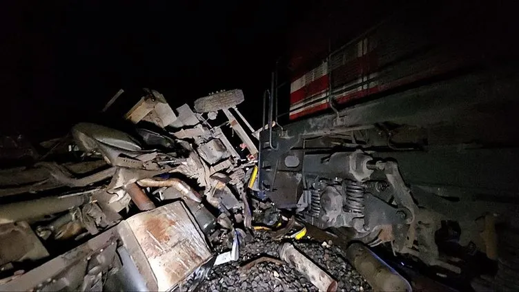Yer Edirne! Yolcu treni kamyona çarptı! Feci kazada…